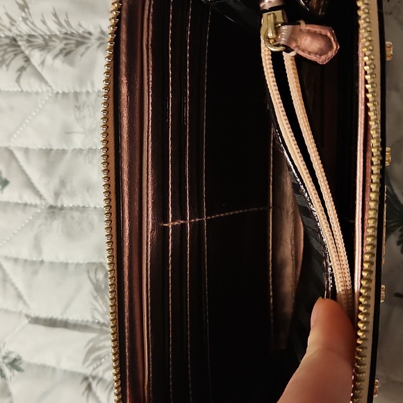 Victoria Secret Wallet - Picture 5 of 6